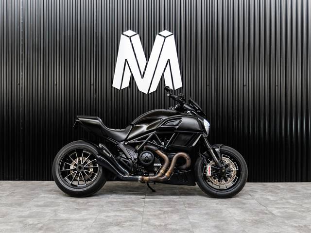 Ducati Diavel 1198 Custom Cruiser Petrol Manual Euro 3 (154 ps)